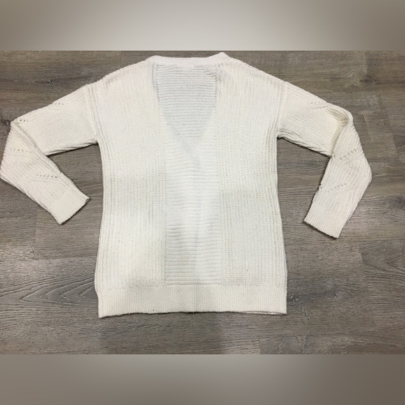 Abound. Oversized boyfriend cardigan. Knit. Cream. V-neck. Small. - Picture 9 of 9